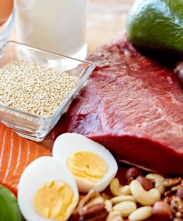 Le régime alimentaire pour la gastrite Tableau 4 comprend l'utilisation d'œufs et de viandes maigres